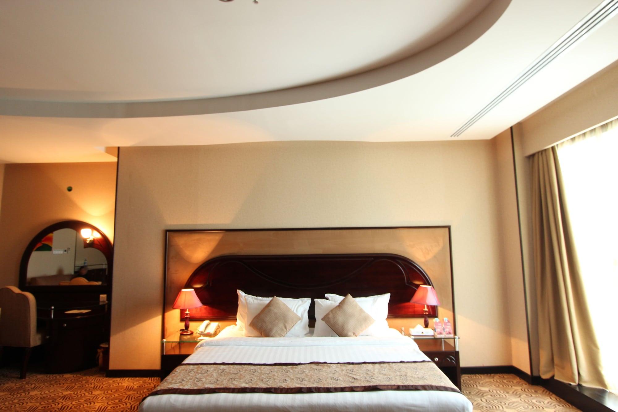 Awaliv International Hotel Таиф Экстерьер фото A bedroom at the hotel