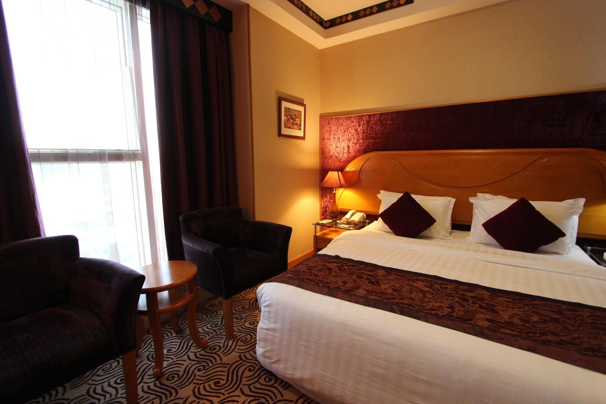 Awaliv International Hotel Таиф Экстерьер фото A room at the hotel
