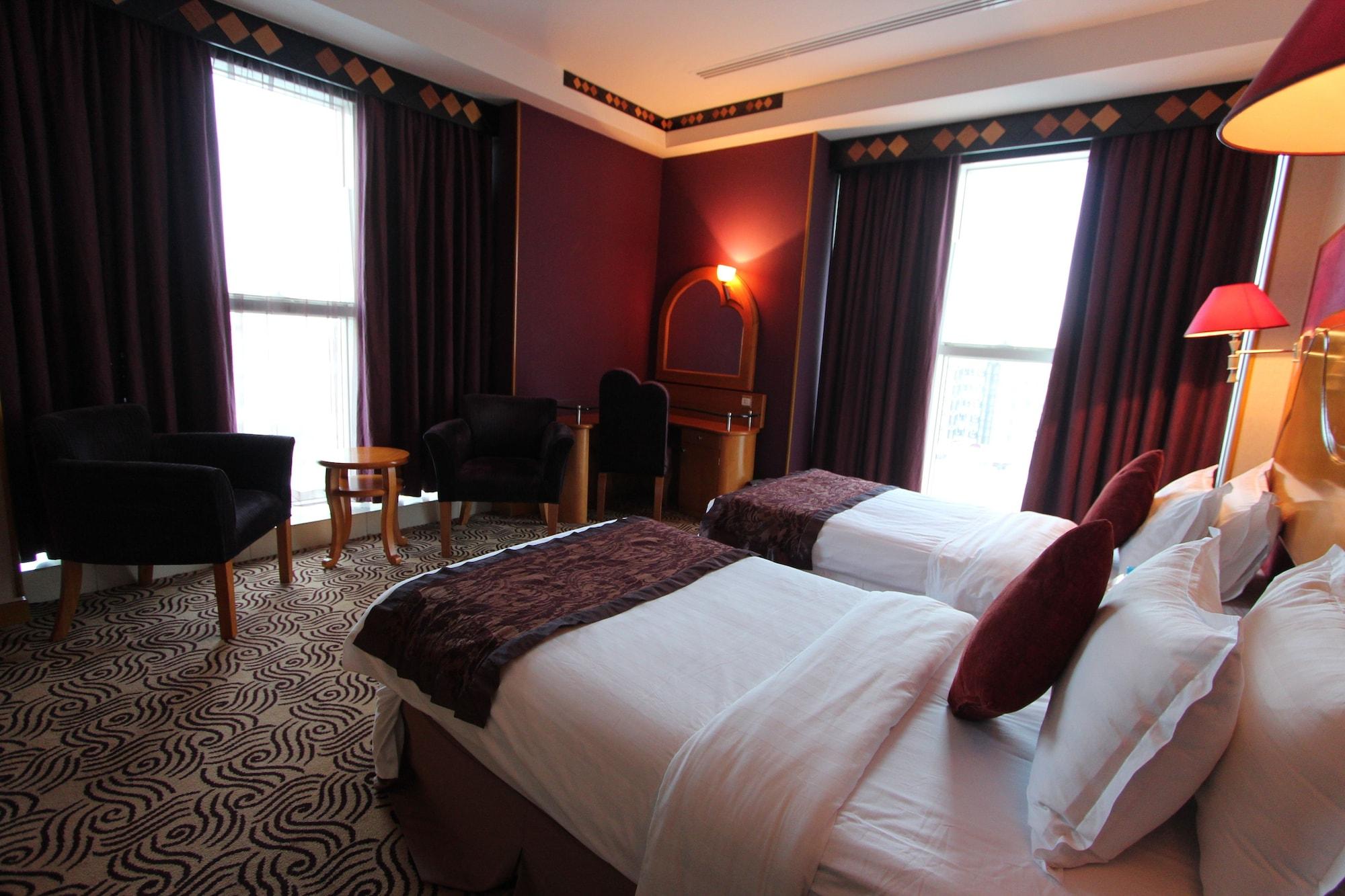 Awaliv International Hotel Таиф Экстерьер фото A room at the hotel