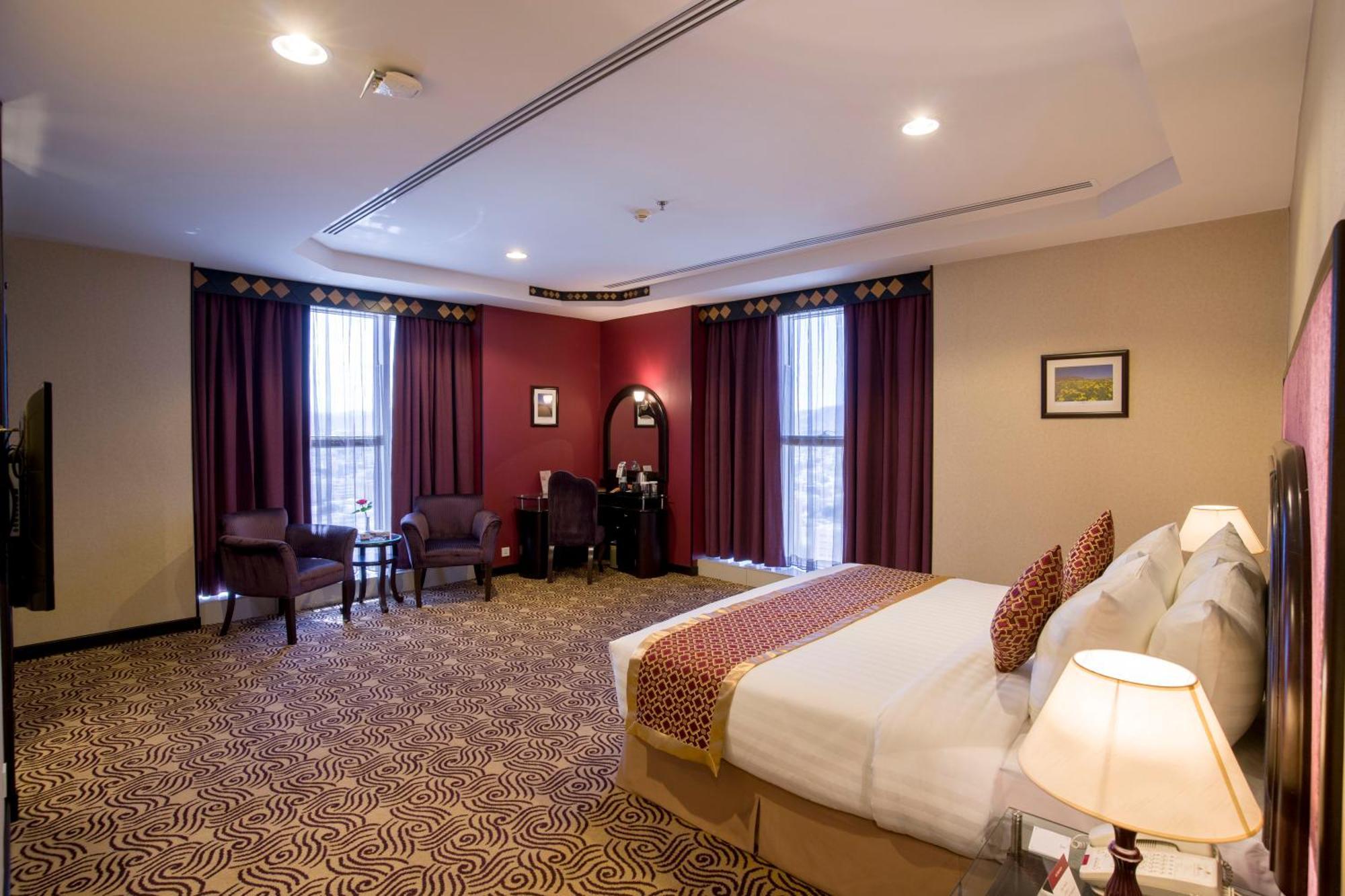 Awaliv International Hotel Таиф Номер фото A suite at the hotel