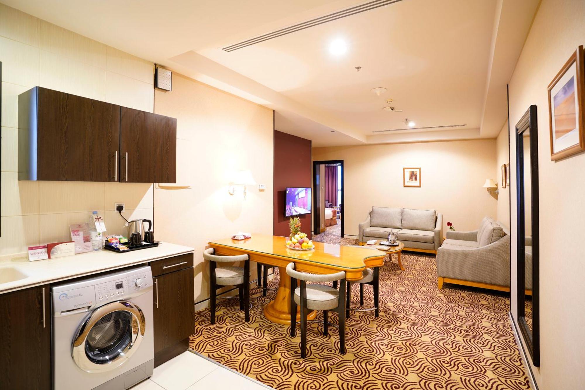 Awaliv International Hotel Таиф Номер фото A suite at the hotel