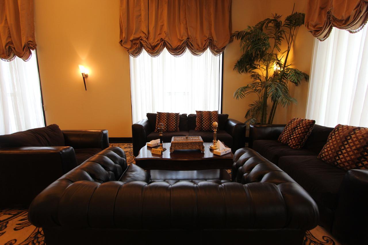 Awaliv International Hotel Таиф Экстерьер фото The lobby of the hotel