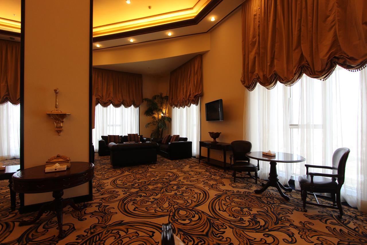 Awaliv International Hotel Таиф Экстерьер фото A suite at the hotel