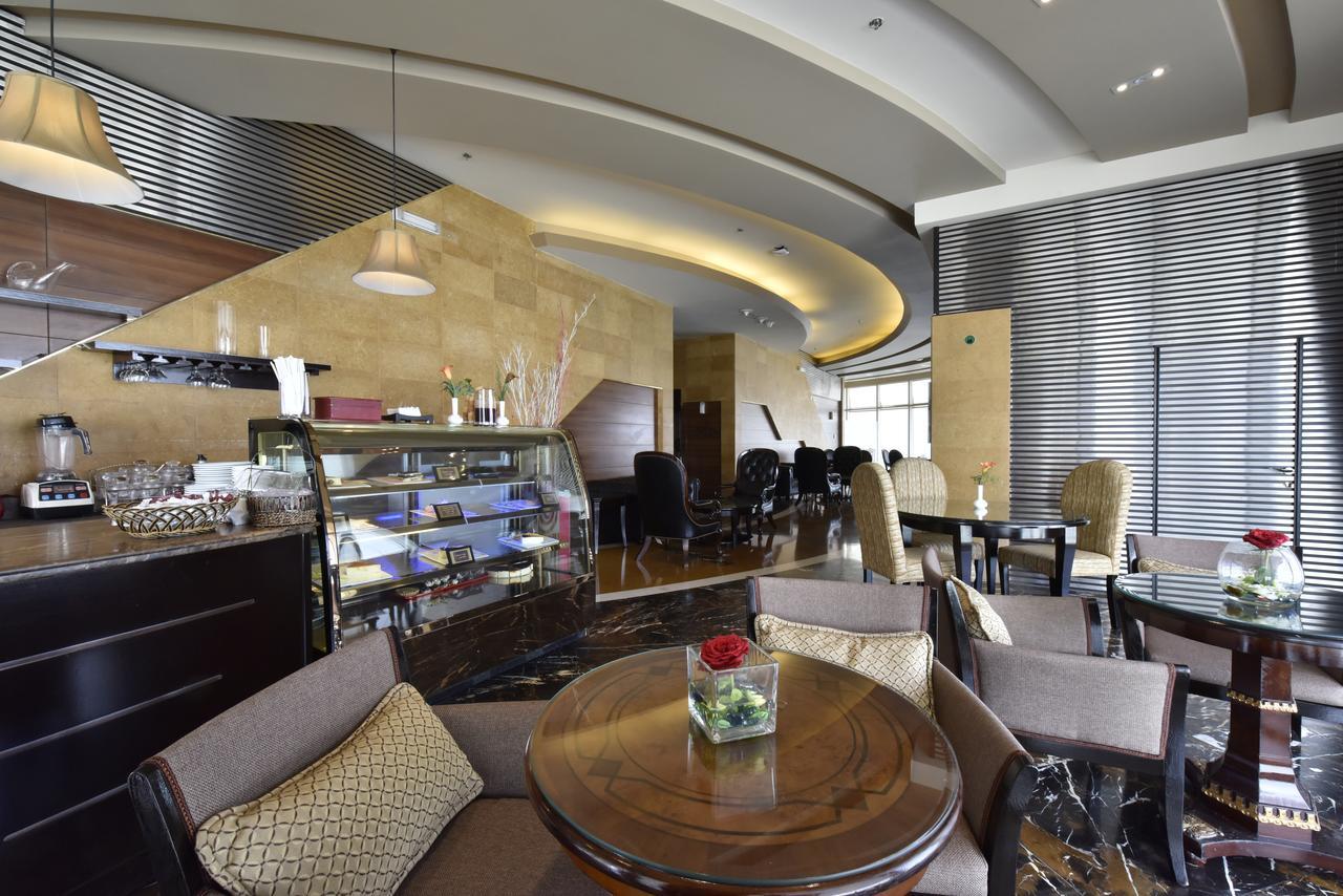 Awaliv International Hotel Таиф Экстерьер фото The lounge at the airport