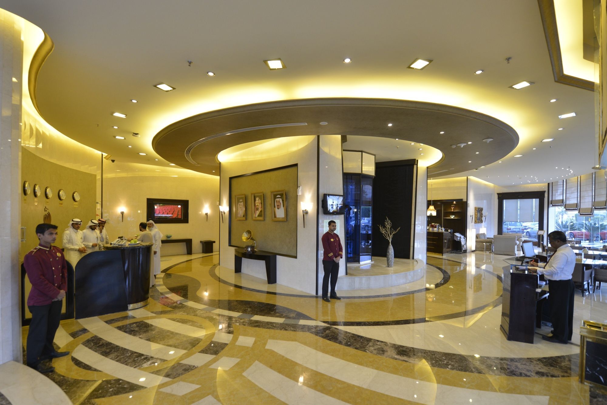 Awaliv International Hotel Таиф Экстерьер фото Lobby